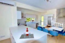 Villa in Coral Bay - Villa Artemisia