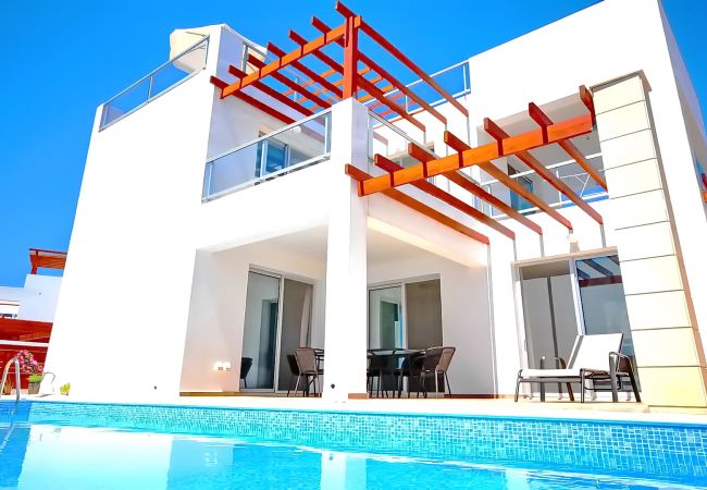 Villa in Coral Bay - Villa Eva Villa in Coral Bay - Villa Eva