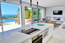 Villa in Coral Bay - Villa Thalassa