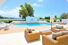 Villa in Coral Bay - Cecilia Coral