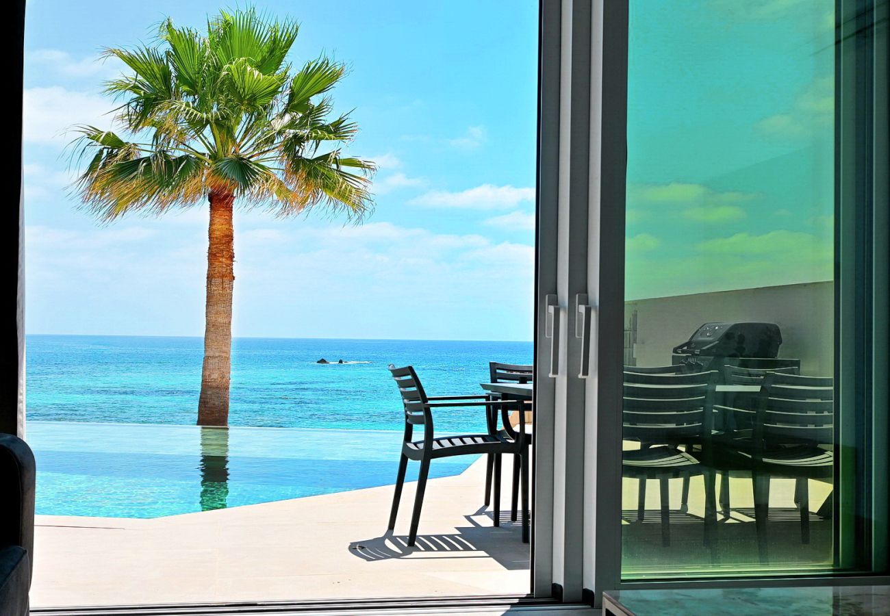 Villa in Coral Bay - Villa Meraki