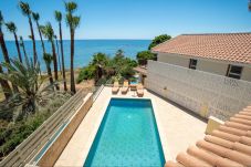 Villa in Coral Bay - Villa Coral Retreat